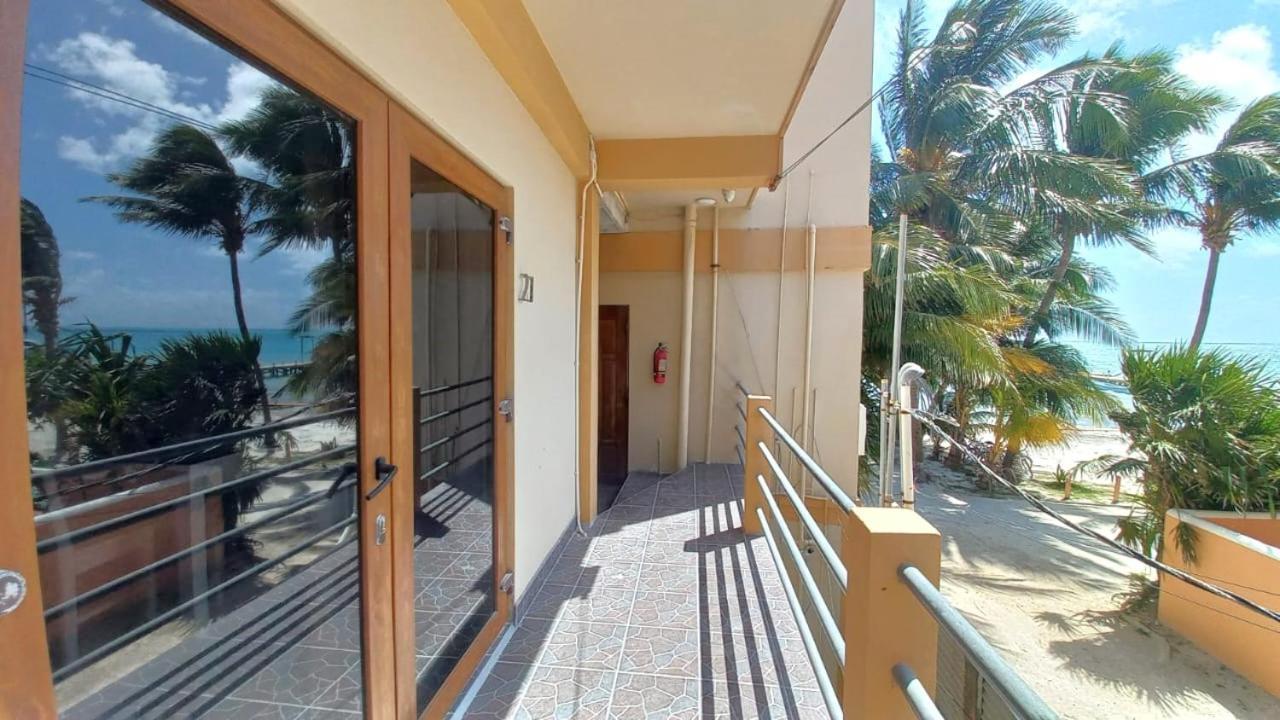 Beach Club Condos At Popeyes Caye Caulker Εξωτερικό φωτογραφία