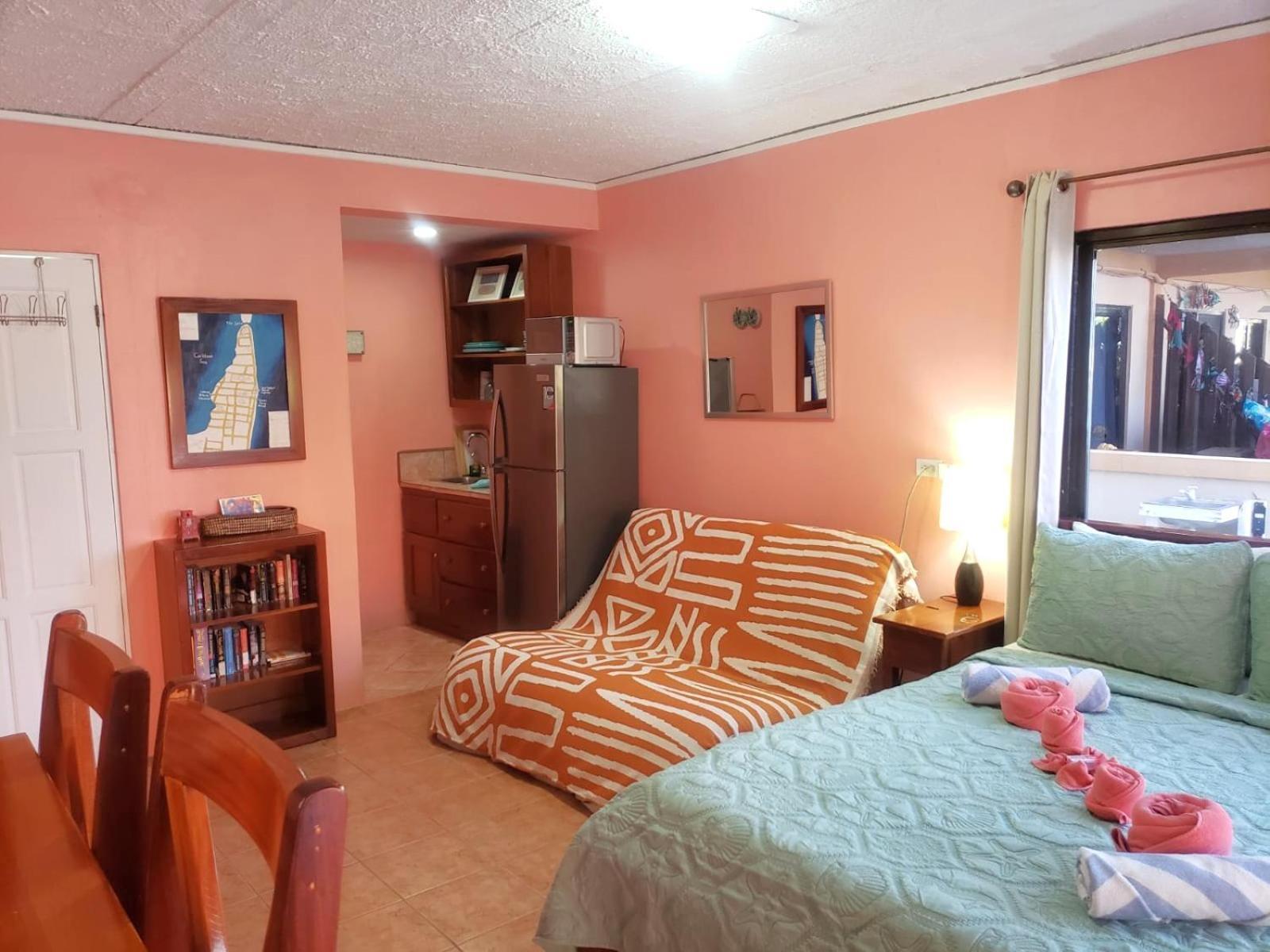Beach Club Condos At Popeyes Caye Caulker Εξωτερικό φωτογραφία