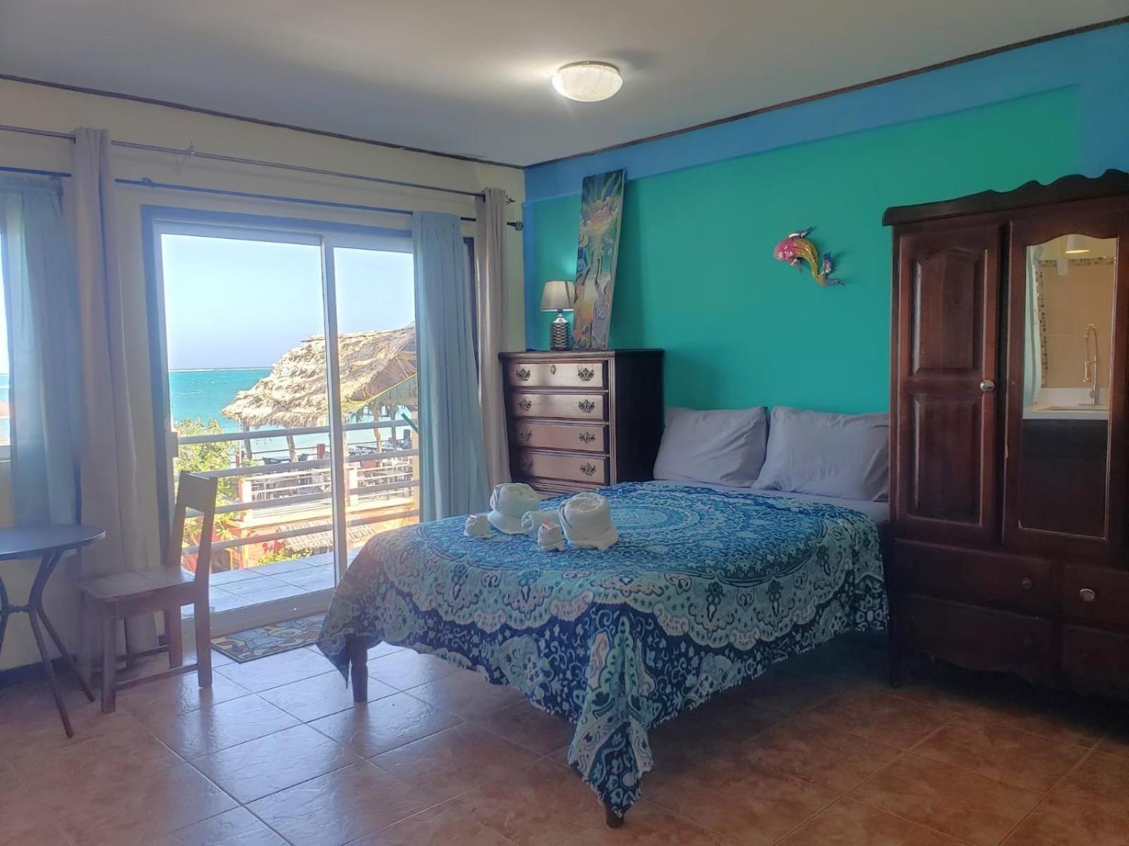 Beach Club Condos At Popeyes Caye Caulker Εξωτερικό φωτογραφία